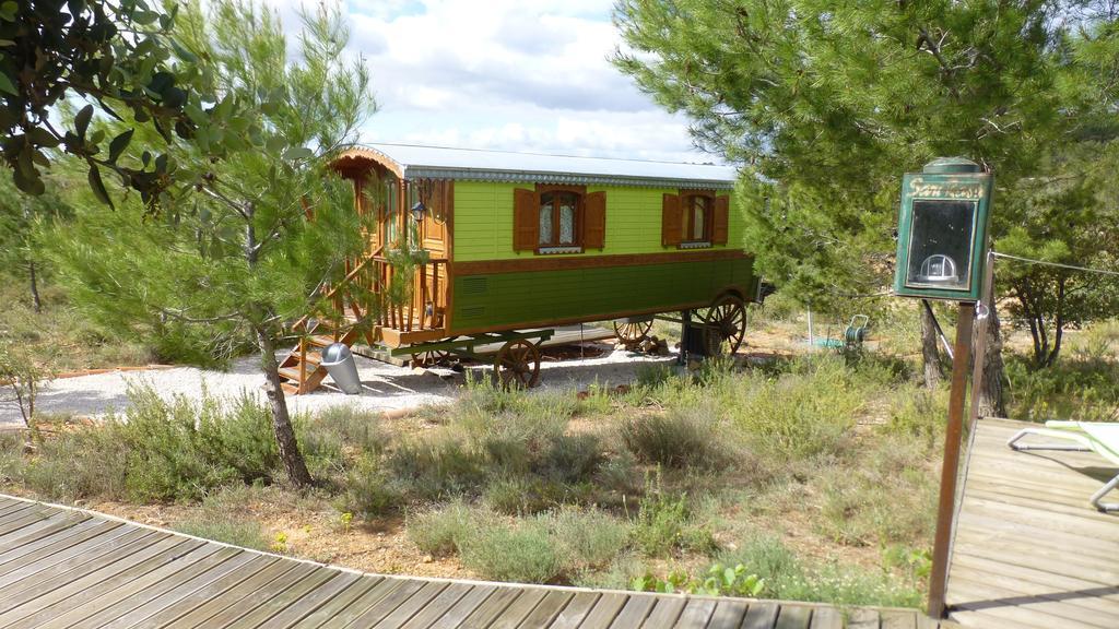 Les Hotes De La Combe Mouis Creissan Δωμάτιο φωτογραφία
