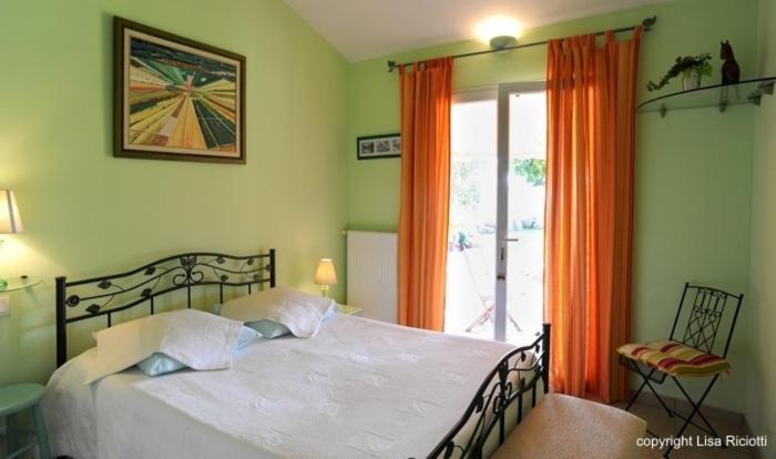 Les Hotes De La Combe Mouis Creissan Δωμάτιο φωτογραφία