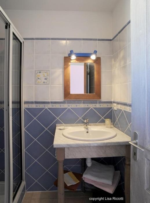 Les Hotes De La Combe Mouis Creissan Δωμάτιο φωτογραφία